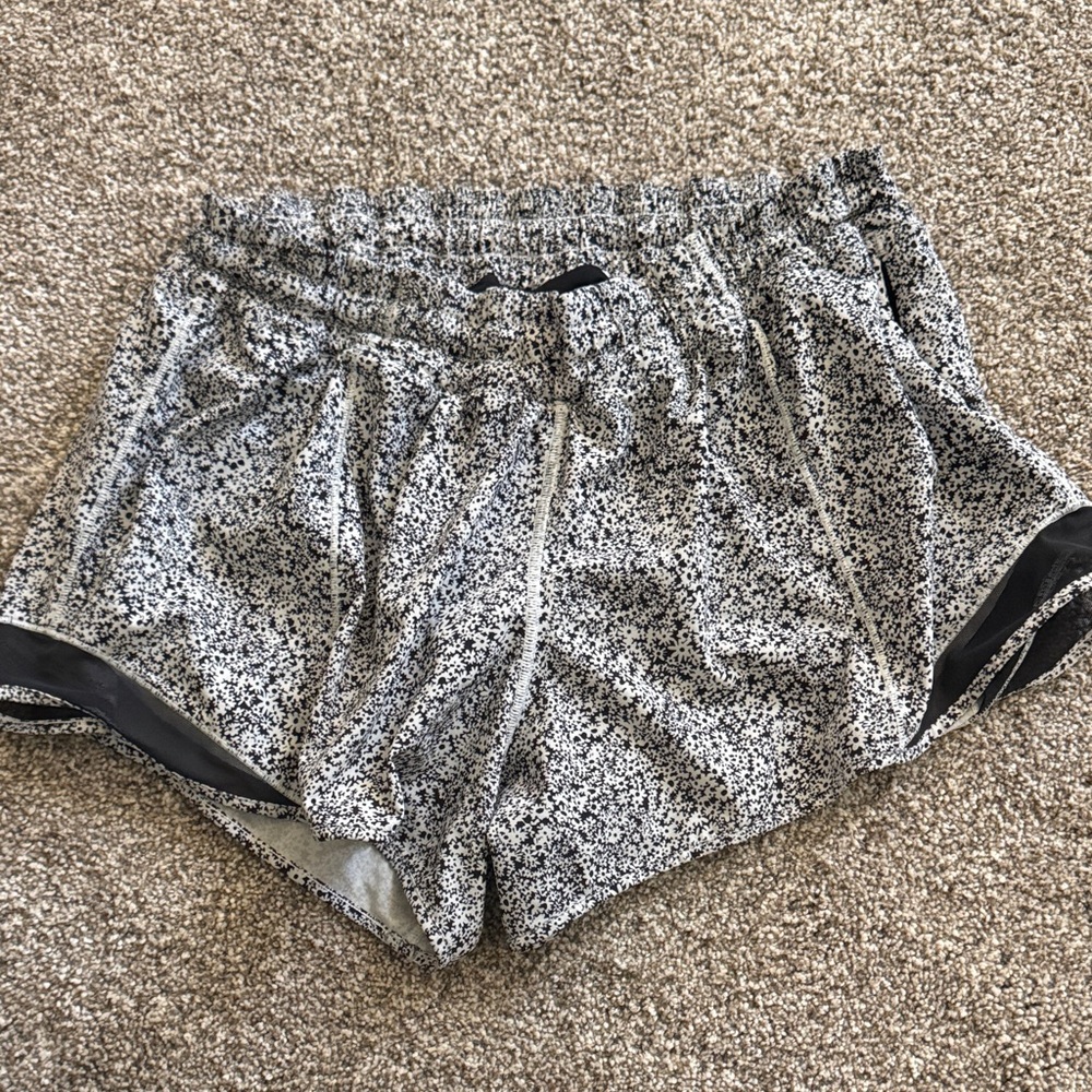 lululemon athletica Hotty Hot low rise 4" short- fun floral print